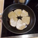 Parathas in der Pfanne vereint